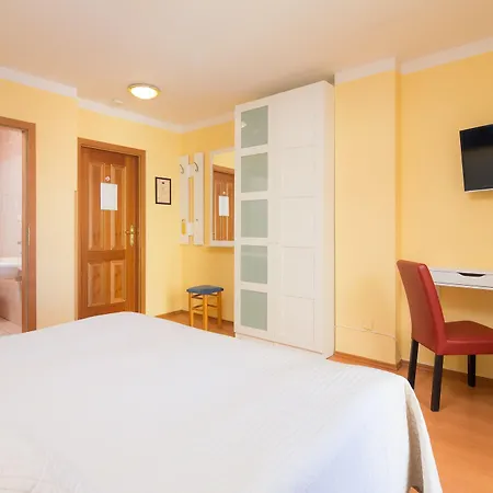 Lounge Crown 3* Prag