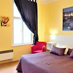 Lounge Crown Hotel