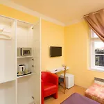 Lounge Crown Hotel