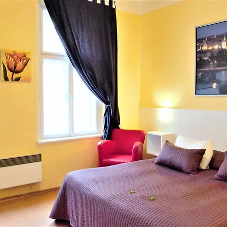 Lounge Crown Hotel
