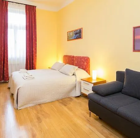 Lounge Crown Отель 3*
