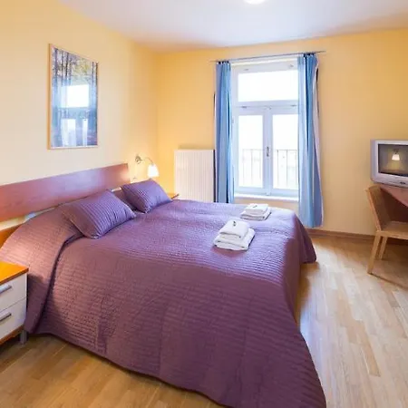 Отель Lounge Crown 3*