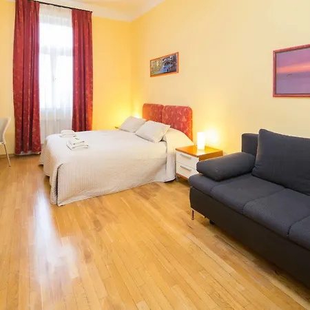 Отель Lounge Crown Прага