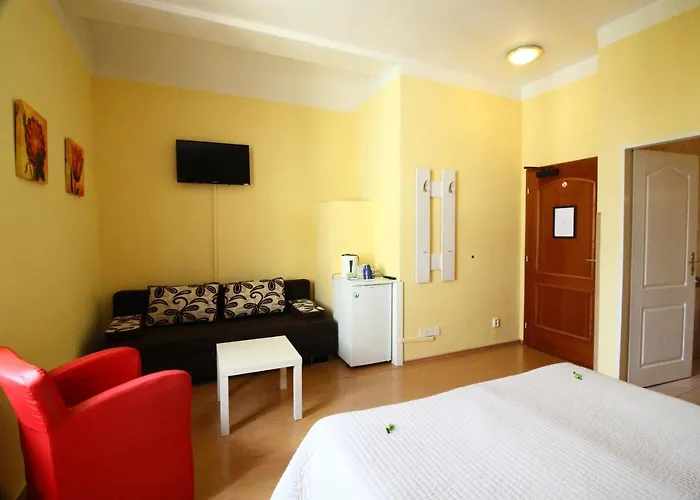 Отель Lounge Crown