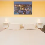 Отель Lounge Crown
