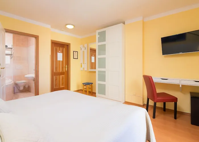 Lounge Crown 3* Prague