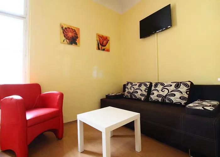 Lounge Crown Hotel