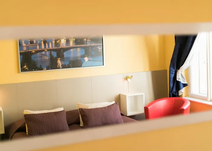 Hotell Lounge Crown 3*